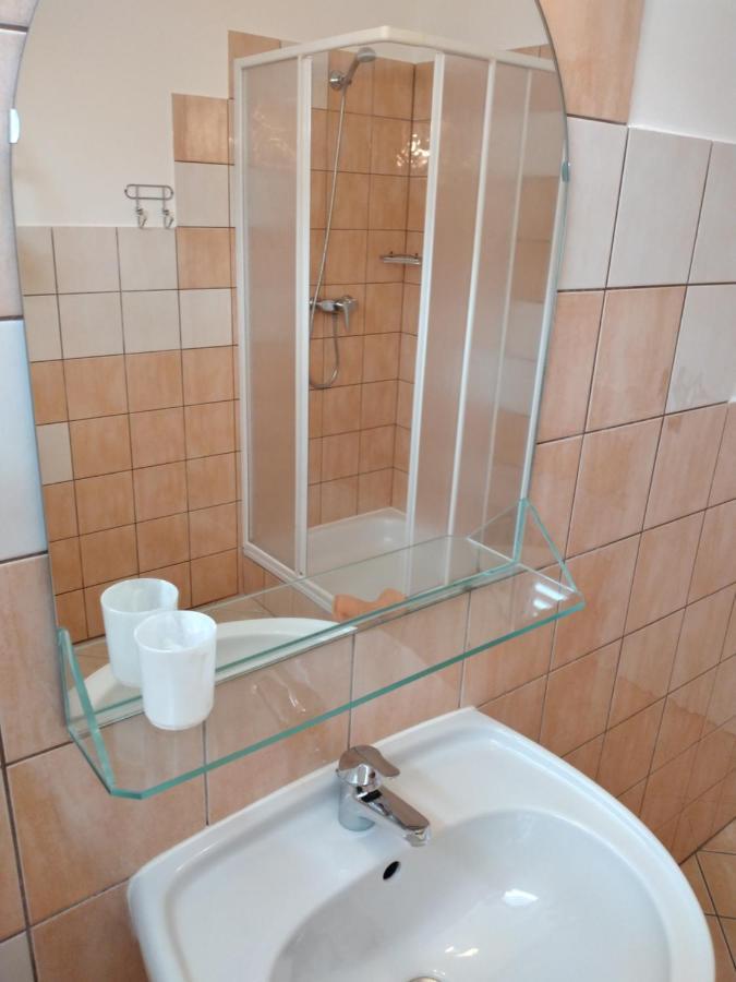 Heviz Erika Apartman Exteriör bild