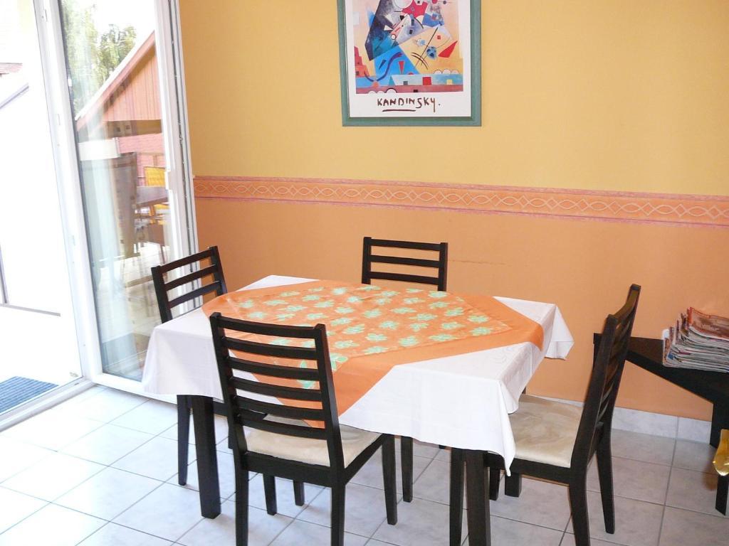 Heviz Erika Apartman Rum bild