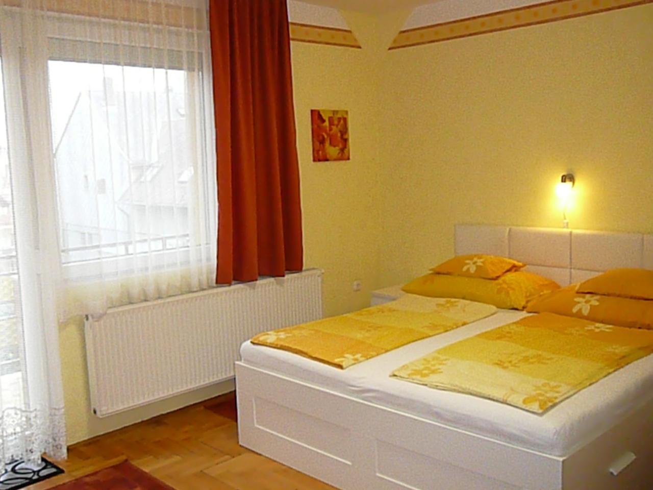 Heviz Erika Apartman Exteriör bild